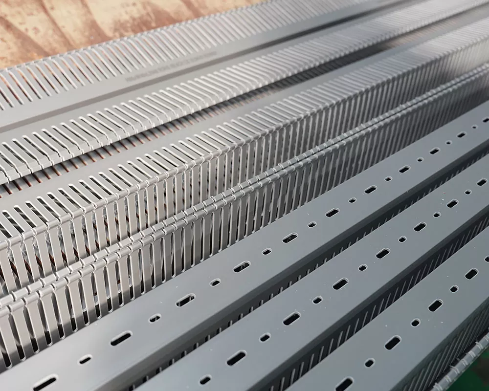 Milline on jaotuskapi sees oleva PVC leegiaeglustava kaablirenni temperatuuritaluvusvahemik?